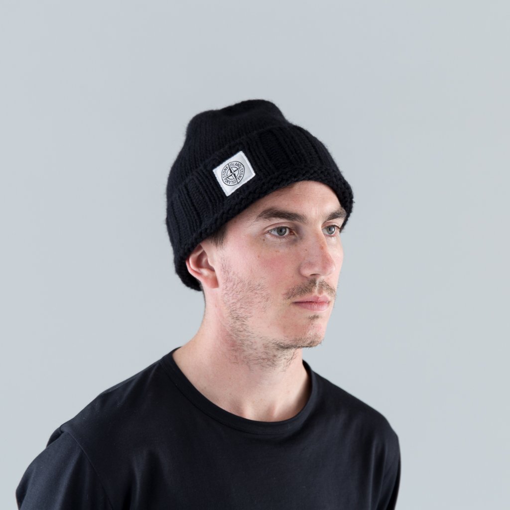 KNIT BEANIE - BLACK
