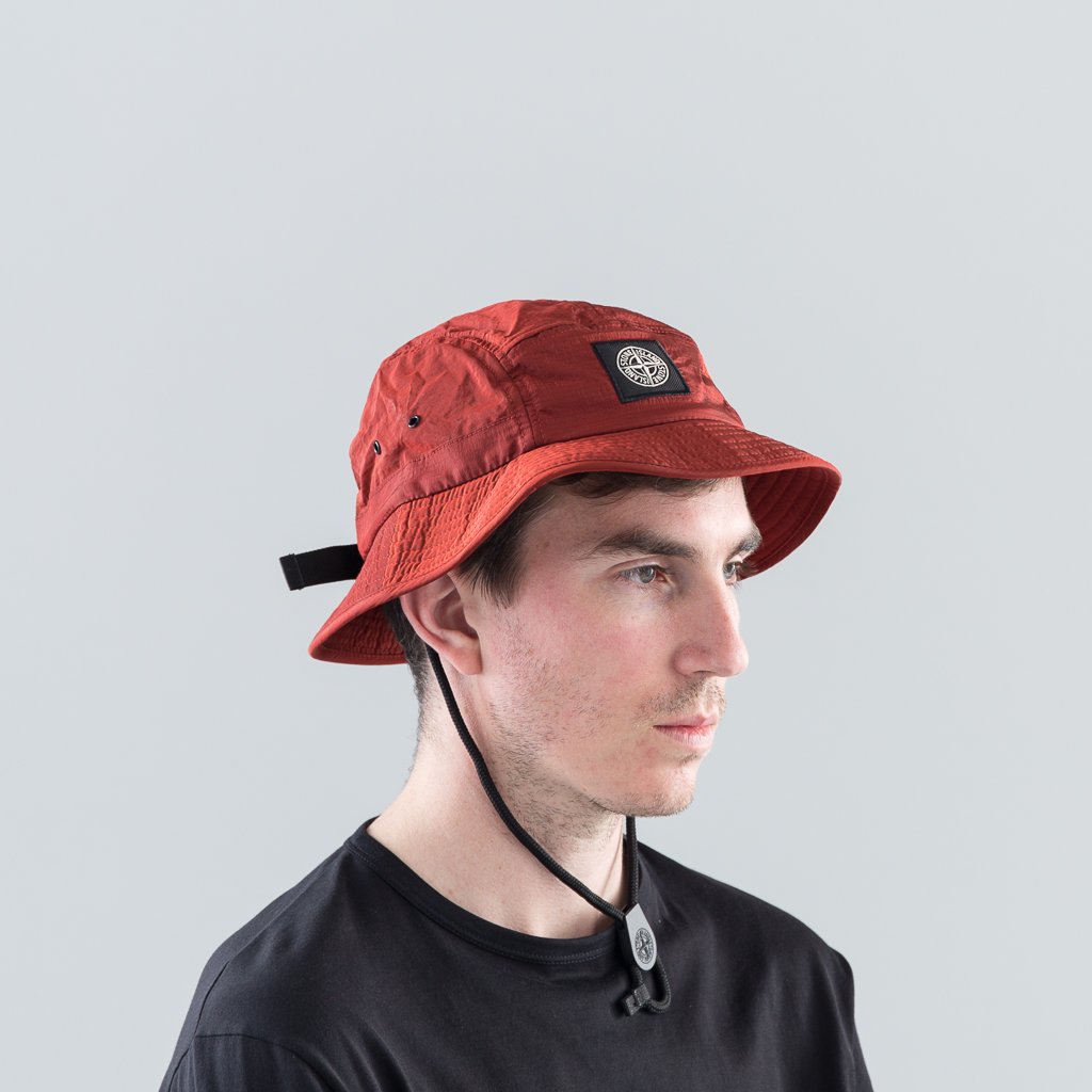 NYLON METAL BUCKET HAT - BRICK RED